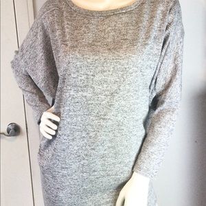 Love In Heathered grey bat sleeved long top large